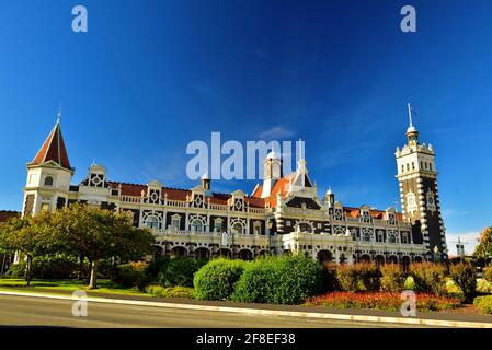 Chiusa nel 1990, la panoramica sezione della gola di Taeiri è stata acquistata dal comune di Dunedin, per continuare a correre "uno dei viaggi in treno più grandi del mondo" preso @Dun Foto Stock