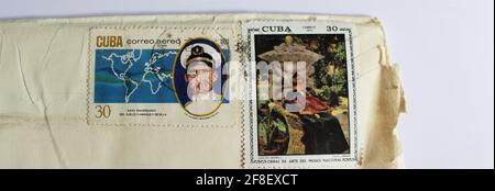 Francobolli di Cuba mostra anniversario del primo volo CAMAGUEY Siviglia. Il pilota austriaco-cubano Antonio Menendez e il museo nazionale di opere d'arte in giardino Foto Stock