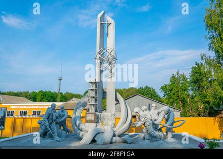 Monumento ai vigili del fuoco che sono morti durante l'incidente di Chernobyl L'Ucraina Foto Stock