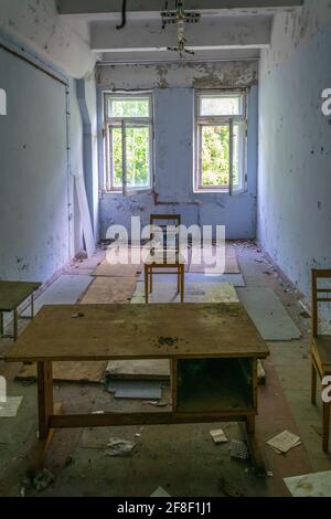 Sala di controllo devastata della stazione radar Duga a Chernobyl, Ucraina Foto Stock