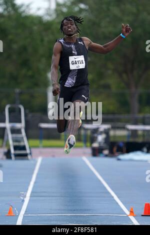 Tajay Gayle (JAM) vince il lungo salto alle 27-1 3/4 (8.27m) durante l'Invitational Miramar, sabato 10 aprile 2021, a Miramar, Fla. Foto Stock