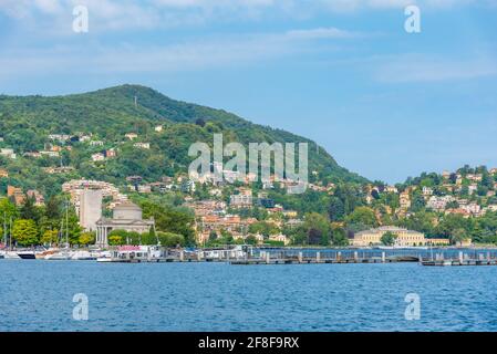 Tempio Voltiano sulla riva del lago di Como in Italia Foto Stock