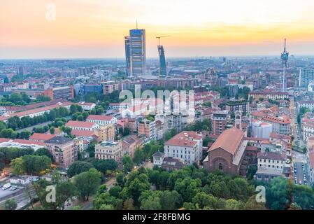 Vista al tramonto di Milano in Italia da Torre Branca Foto Stock