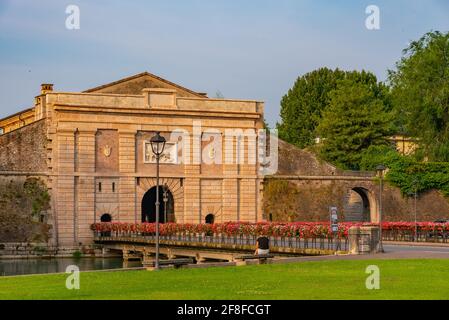 Fortificazione a Peschiera del Garda in Italia Foto Stock