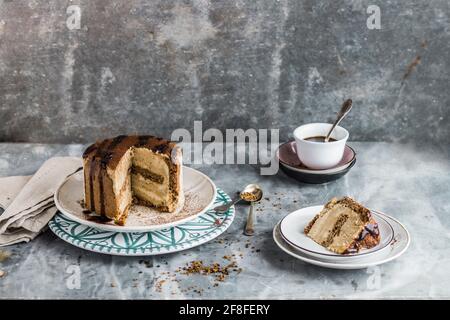 Torta di parfait vegana tiramisù Foto Stock