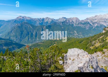 Veduta aerea del villaggio di Theth in Albania Foto Stock