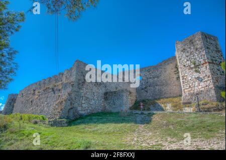 Torre che protegge l'ingresso al castello di Berat in Albania Foto Stock