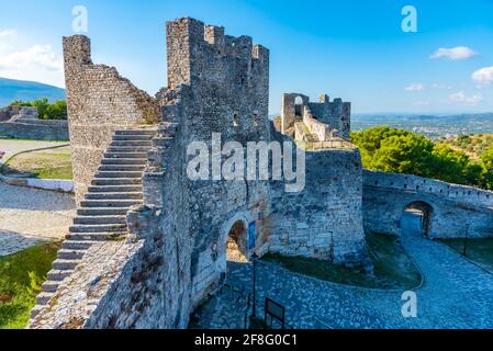 Torre che protegge l'ingresso al castello di Berat in Albania Foto Stock