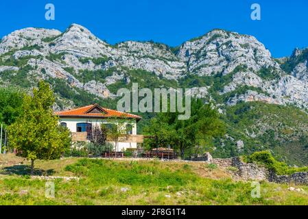 Casa in montagna albanese vicino a Kruja Foto Stock