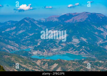 Lago di Bovilla nel parco nazionale di Dajti in Albania Foto Stock