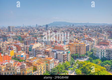 Vista aerea della ciutat vella di Barcellona dalla cattedrale della Sagrada Familia, Spagna Foto Stock