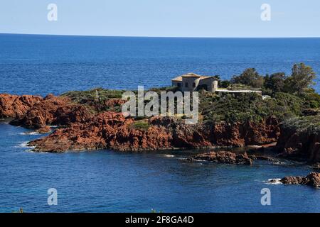 Cannes, Francia, 13 aprile 2021. Illustrazione della Costa Azzurra durante il 3 ° blocco in Francia per evitare la diffusione di Covid-19. Saint-Raphael, Antheor, Francia il 13 aprile 2021. Foto di Lionel Urman/ABACAPRESS.COM Foto Stock