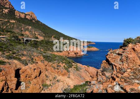 Cannes, Francia, 13 aprile 2021. Illustrazione della Costa Azzurra durante il 3 ° blocco in Francia per evitare la diffusione di Covid-19. Saint-Raphael, Antheor, Francia il 13 aprile 2021. Foto di Lionel Urman/ABACAPRESS.COM Foto Stock