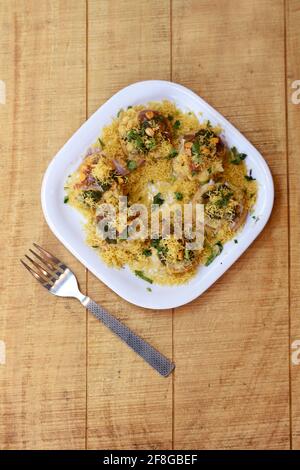 Sev Batata puri - il popolare snack indiano o cibo di strada Foto Stock