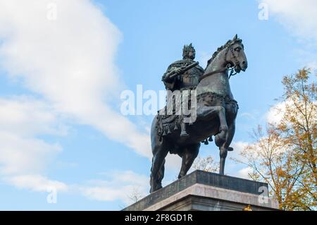 SAN PIETROBURGO, RUSSIA-3 OTTOBRE 2016. Il Monumento a Pietro i, monumento equestre in bronzo di Pietro il Grande di fronte al Castello di San Michele Foto Stock