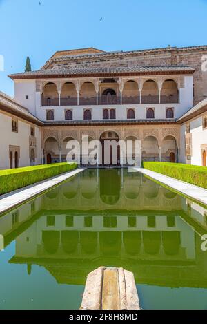 Patio de los Arrayanes all'interno del Palazzo Nasrid ad Alhambra, Granada, Spagna Foto Stock