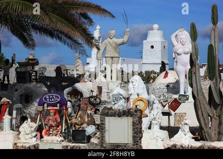 Il kitsch e il disordine shop, arte, artigianato, il mercato delle pulci, Teguise, Lanzarote, Isole Canarie, Canarie, Spagna Foto Stock