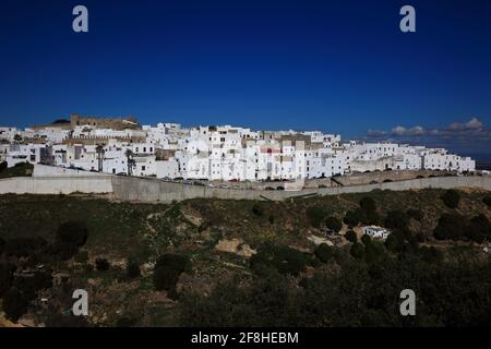 Spagna, Andalusia, Vejer de la frontera, villaggio bianco nella provincia di Cadice, vista sulla città vecchia e la fortezza Foto Stock