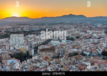 Vista al tramonto del surburb Alicante in Spagna Foto Stock