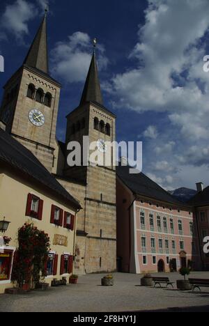 La Collegiata di San Pietro e San Paolo, Berchtesgaden, Baviera, Germania Foto Stock