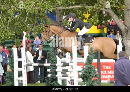 The National Spruce Meadows 2005, ATCO Midstream Challenge, Marie Burke, Irlanda, Riding Cavalier Choice Foto Stock