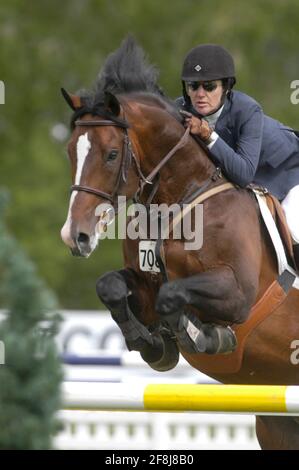 The National, Spruce Meadows 2002 giugno, Erin Duffy (USA) in sella a Niagara Foto Stock