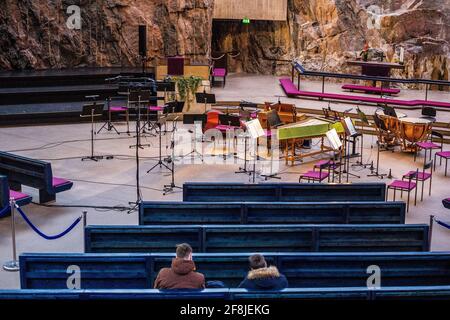 Helsinki, Finlandia - 10 marzo 2017: Vista della Chiesa di Temppeliaukio (Chiesa della roccia) dal balcone Foto Stock