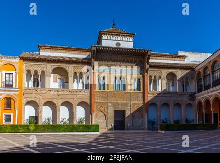 SEVILLA, SPAGNA, 25 GIUGNO 2019: Patio de la Monteria al Real alcazar de Sevilla in Spagna Foto Stock