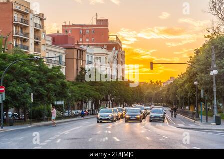 VALENCIA, SPAGNA, 17 GIUGNO 2019: Traffico nel centro di Valencia, Spagna Foto Stock