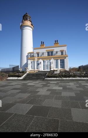 Scozia, Ayrshire Turnberry Lighthouse. 12 Apr 2021. L'iconico faro sul campo da golf Turnberry con vista dominante sul Firth of Clyde Foto Stock