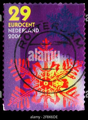 MOSCA, RUSSIA - 7 OTTOBRE 2019: Francobollo stampato in Olanda Mostra cristalli di neve, dicembre Francobolli serie, 29 ct - Euro cent, circa 2006 Foto Stock