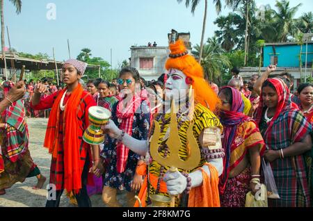 Gajan è un festival rurale del Bengala. Si tiene alla fine del mese di Chaitra in diverse parti del Bengala Occidentale. Foto Stock