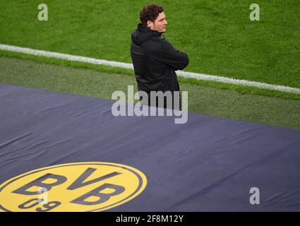 Dortmund, Germania. 14 Apr 2021. Calcio: Champions League, round di knockout, quarti di finale, seconda tappa, Borussia Dortmund - Manchester City al Signal Iduna Park. L'allenatore di Dortmund Edin Terzic è ai margini. Credit: Federico Gambarini/dpa-Pool/dpa/Alamy Live News Foto Stock