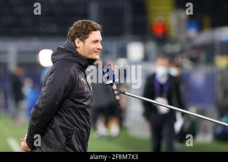 DORTMUND, GERMANIA - APRILE 14: Allenatore Edin Terzic di Borussia Dortmund durante la finale 1 del quartiere UEFA Champions League: Seconda tappa tra Borussia Foto Stock