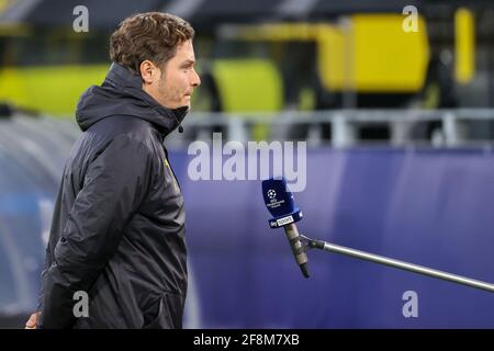 DORTMUND, GERMANIA - APRILE 14: Allenatore Edin Terzic di Borussia Dortmund durante la finale 1 del quartiere UEFA Champions League: Seconda tappa tra Borussia Foto Stock