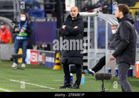 DORTMUND, GERMANIA - APRILE 14: Allenatore Pep Guardiola di Manchester City durante la finale 1 del quartiere UEFA Champions League: Seconda tappa tra Borussia Foto Stock