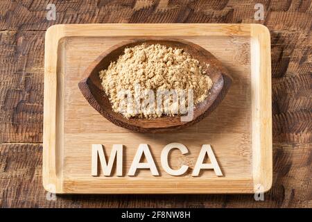 Polvere di Maca disidratata, super cibo dal Sud America, (lepidium meyenii) Foto Stock