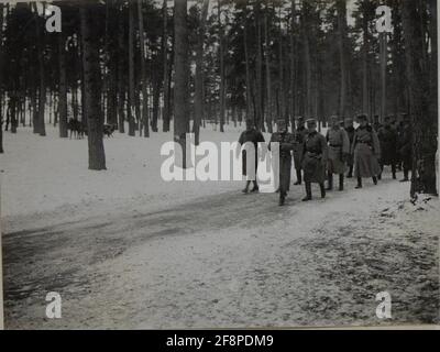 Il comando del generale ostemico tedesco, il maresciallo Leopoldo di Baviera, inosa le truppe viennesi della divisione fanteria del 25. Foto Stock