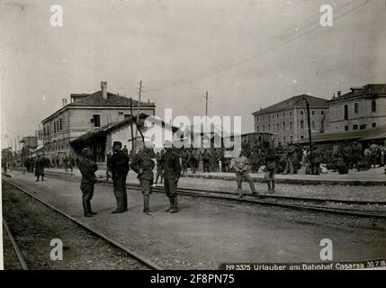 Turisti alla Stazione di Casarsa 30.7.18. . Foto Stock