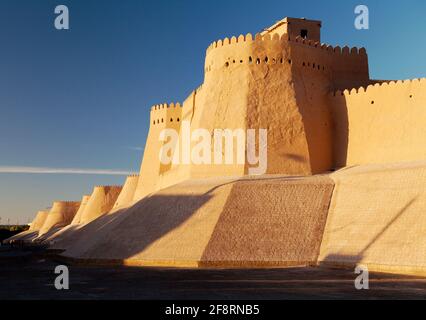 Muro di Itchan Kala (Ichon Qala) - Khiva (Chiva, Heva, XIVA, Chiwa, Khiveh) - Provincia di Xorazm - Uzbekistan - Città sulla strada della seta Foto Stock