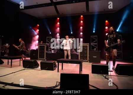 Spiaggia di Delray. Florida, Stati Uniti. 14 Apr 2021. Ian Grushka, Jordan Pundik, Cyrus Bolooki e Chad Gilbert di New Found Glory si esibiscono presso l'Old School Square Pavilion il 14 aprile 2021 a Delray Beach, Florida. Credit: Mpi04/Media Punclh/Alamy Live News Foto Stock