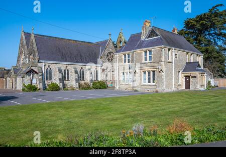 Santa Caterina d'Alessandria, una parrocchia di grado II del 1863 a Littlehampton, West Sussex, Inghilterra, Regno Unito. Foto Stock