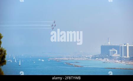 Parata aerea su Tel Aviv il giorno dell'Indipendenza Foto Stock