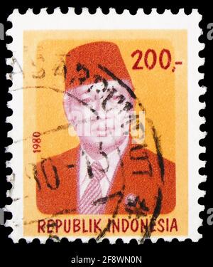 MOSCA, RUSSIA - 1 OTTOBRE 2019: Francobollo stampato in Indonesia spettacoli , serie, circa Foto Stock