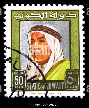 MOSCA, RUSSIA - 1 OTTOBRE 2019: Francobollo stampato in Kuwait Shaikh Abdullah Salim, Definitives serie, 50 Kuwaiti fils, circa 1964 Foto Stock