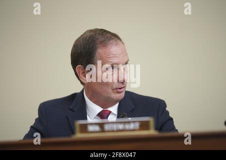 Washington, Stati Uniti. 15 Aprile 2021. Il rappresentante Chris Stewart, un repubblicano dello Utah, parla durante un'audizione della House Intelligence Committee a Washington, DC, Stati Uniti, giovedì 15 aprile, 2021. L'audizione segue il rilascio di un rapporto non classificato da parte della comunità di intelligence che descrive gli Stati Uniti e i suoi alleati si troveranno ad affrontare 'una serie diversificata di minacce' nel prossimo anno, con l'aggressione da parte di Russia, Cina e Iran. Foto di al Drago/Pool/Sipa USA Credit: Sipa USA/Alamy Live News Foto Stock