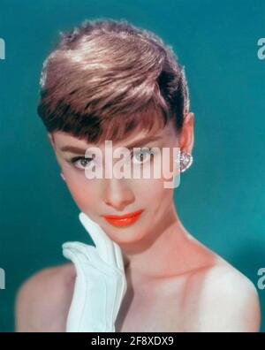 AUDREY HEPBURN (1929-1993) British attrice cinematografica circa 1954 Foto Stock