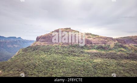 Tiro aereo, forte di Shrivardhan, Rajmachi, Maharashtra, India Foto Stock