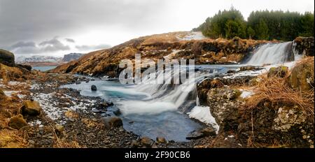 Paesaggio con due cascate, Islanda Foto Stock
