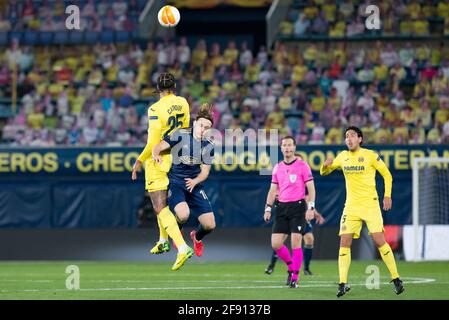 Dani Parejo, Etienne Capoue di Villareal CF e Lovro Majer di Dinamo Zagreb sono visti in azione durante la seconda tappa finale del quartiere UEFA Europa League tra Villarreal e Dinamo Zagreb all'Estadio de la Ceramica.(Punteggio finale; Villareal CF 2:1 Dinamo Zagreb) Foto Stock